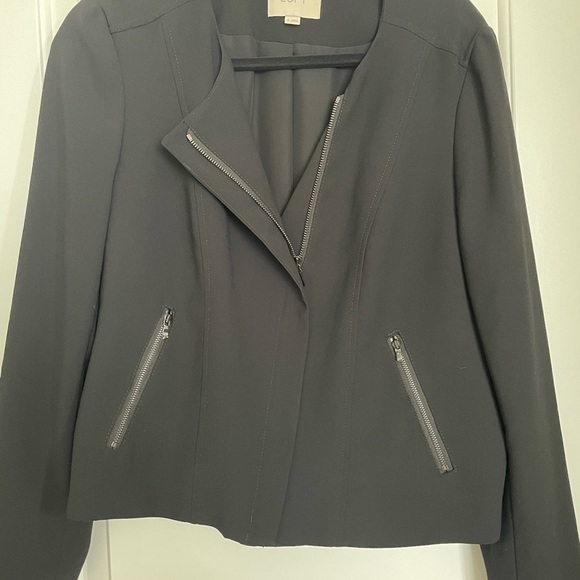 LOFT Moto Black Jacket in Vintage Crepe Size 10 asymmetric zip front Zip pockets - Picture 6 of 9